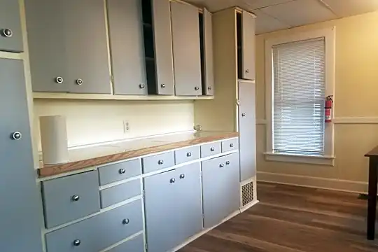 119 Leroy St Photo 2