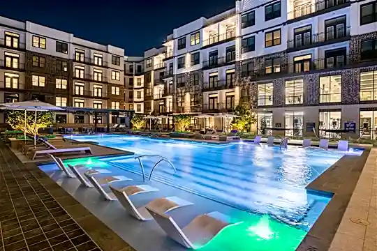 3003 Summer St Photo 1