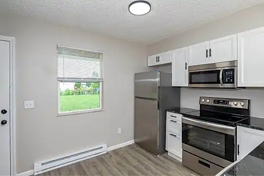 300 Sal Blvd Photo 2