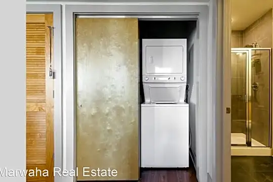 30 Franklin St Photo 1