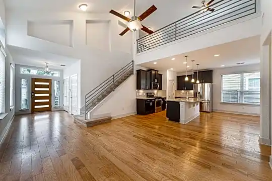 1408 Casa Dr Photo 2
