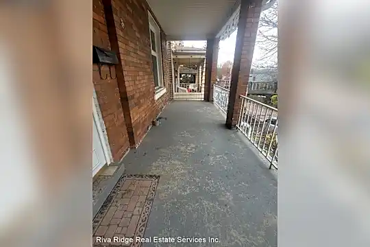 1813 Hanover St Photo 2