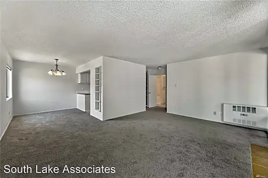 507 W Mercer St Photo 2