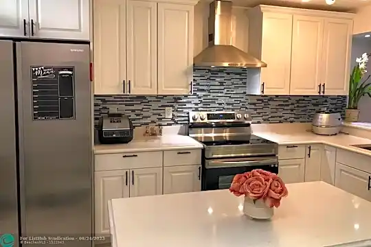 6102 Coral Lake Dr #102 Photo 1