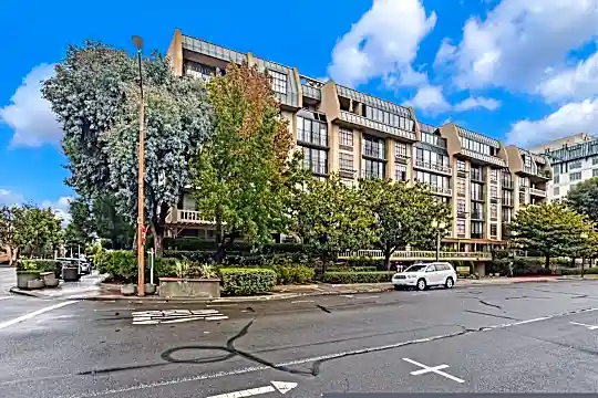 555 Laurel Ave Photo 1