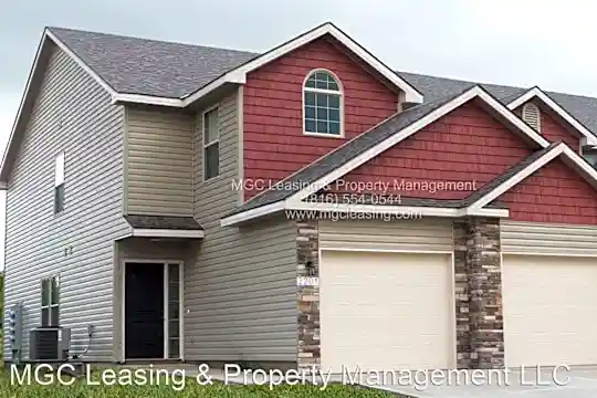 2141 SW Timbertrace Ln Photo 1
