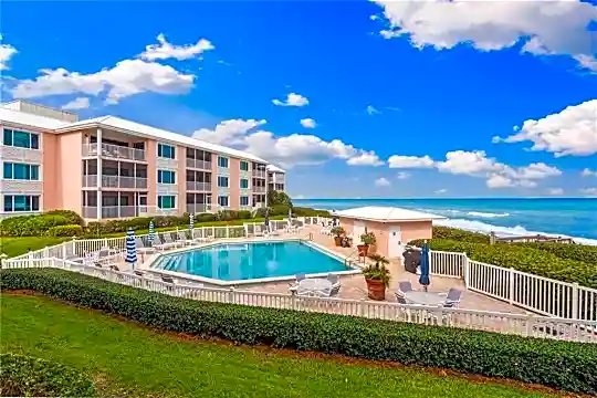 8830 S Sea Oaks Way #103 Photo 2