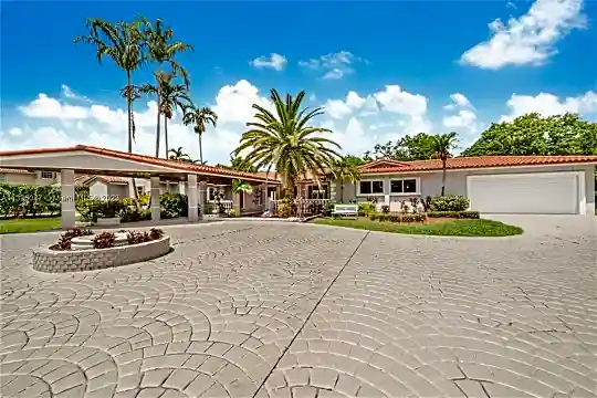 10750 SW 67th Ave Photo 2