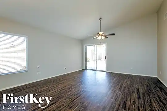 2309 East Siesta Lane Photo 2