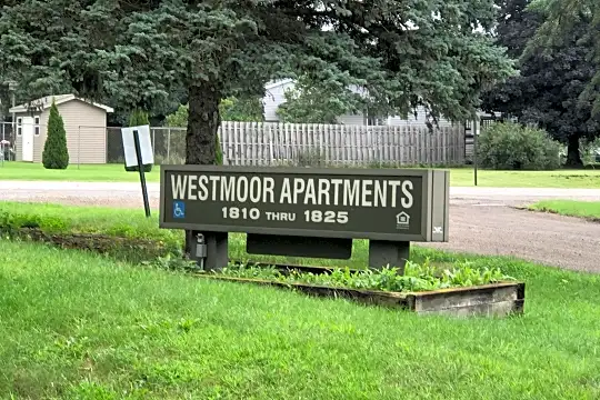 Westmoor Apartments Photo 2