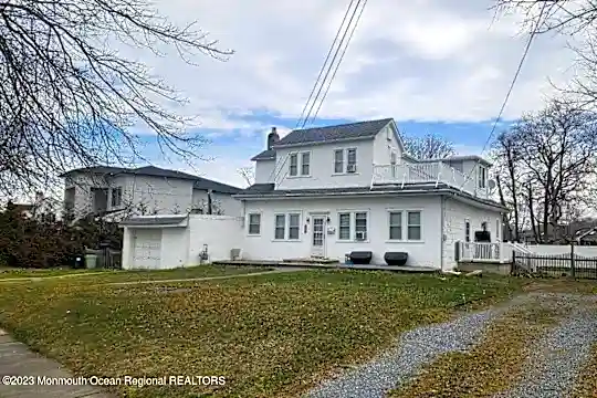 649 Hoey Ave Photo 1