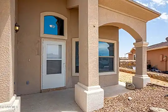 3274 Maple Point Dr Photo 2