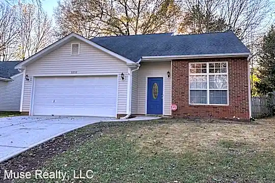 2232 Mancke Dr Photo 1