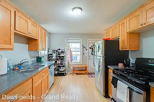 1907 Marshall Ave Photo 1