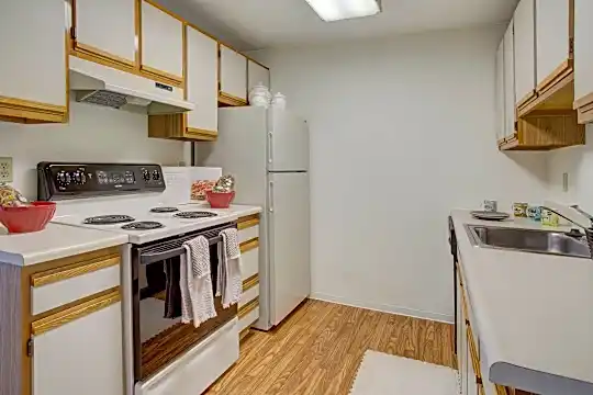 Glennbrook Apartments Photo 1