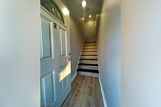 1022 Julia St #2 Photo 2