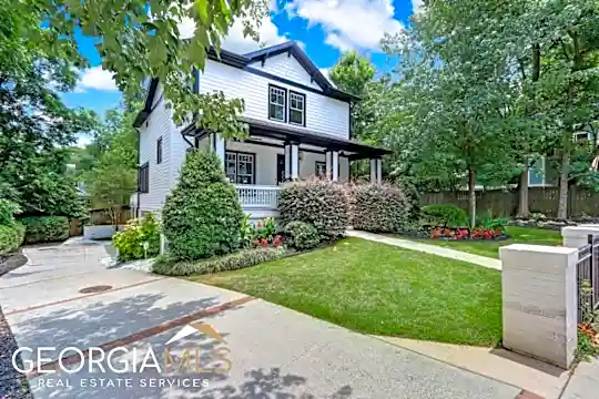 343 Sterling St NE Photo 2