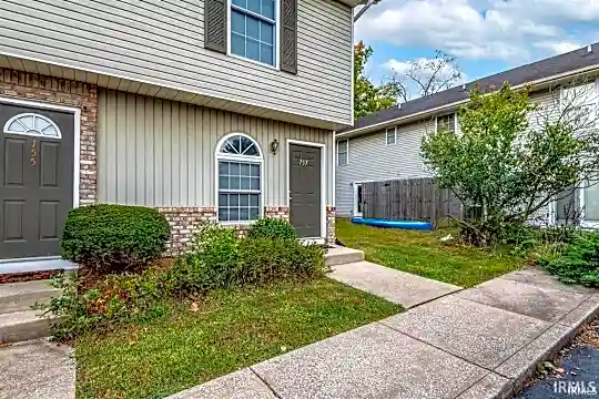 757 E Sherwood Hills Dr Photo 2
