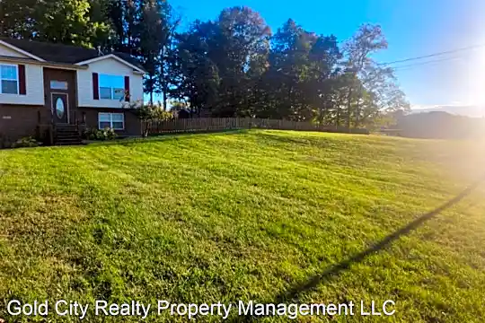 366 Rebecca Ann Ct Photo 2