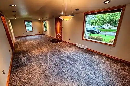 10401 E Valleyway Ave Photo 2