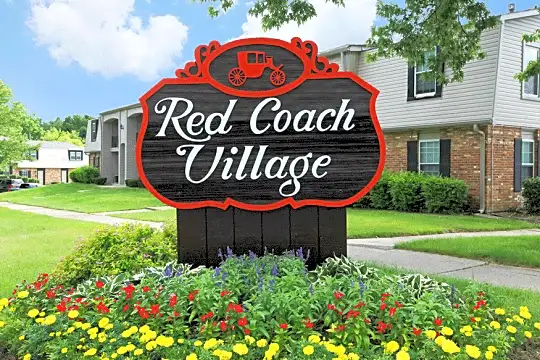Red Coach Village Apartments Photo 2