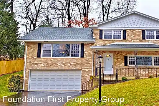 2810 Eastwood Dr Photo 1