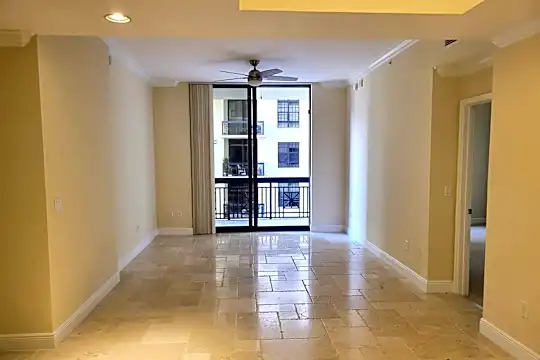 701 S Olive Ave #1413 Photo 2
