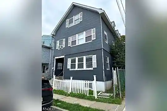 1032 Olive St #3 Photo 1