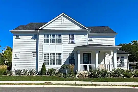724 Derby Ln Photo 1