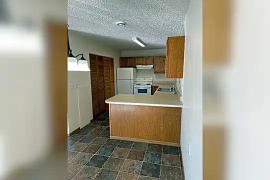 435 22nd St E Photo 2