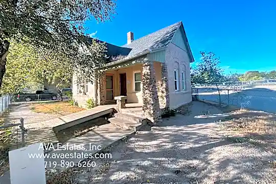 523 E Adams Ave Photo 1