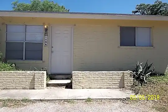 128 Coers Dr Photo 2