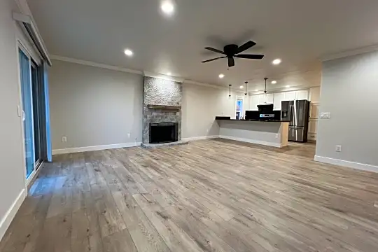 Family Room to Kitchen.jpg