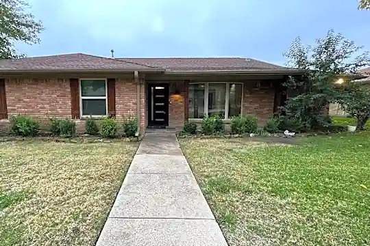 1724 Westlake Dr Photo 2