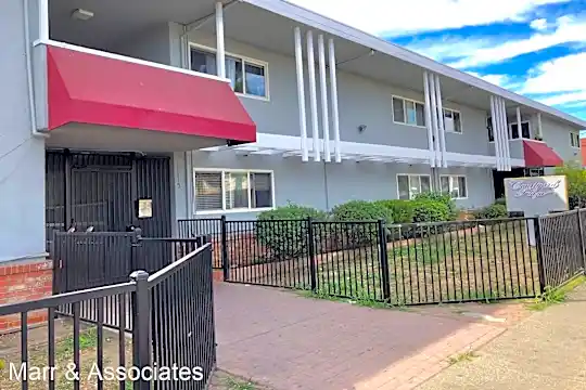 1115 Virginia Ln Photo 2