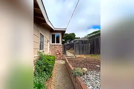 1485 Plumas Ave Photo 2