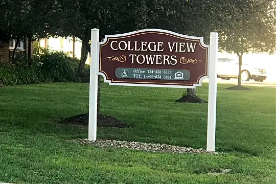 College View Towers Photo 2