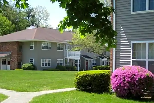 Van Antwerp Village Apartments Photo 1