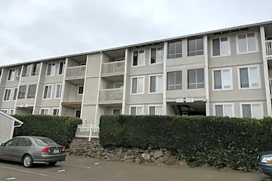Maple Manor Apartments Photo 1