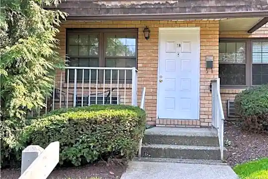 408 Carpenter Ave