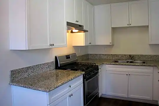 Beach Grove Photo 1
