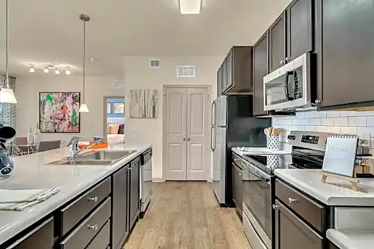4131 Wycliff Avenue9.png