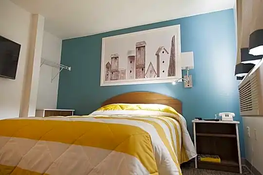 InTown Suites - Hurstbourne (HUR) Photo 2