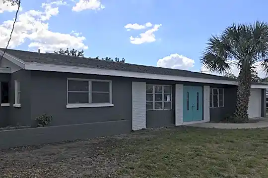 113 Concord Dr NE Photo 2