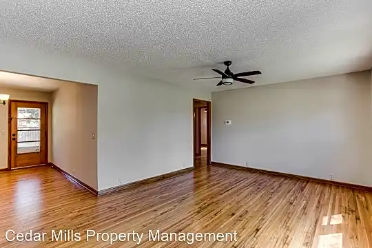 860 N Brownthrush Ln Photo 2