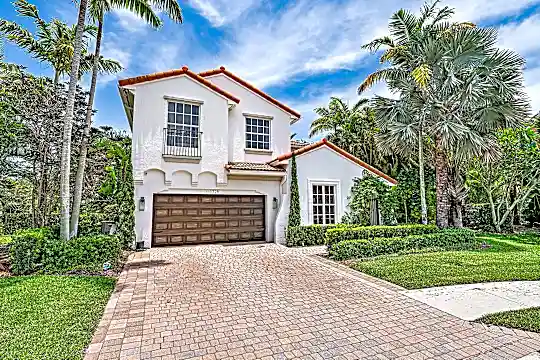 1728 Nature Ct Photo 1