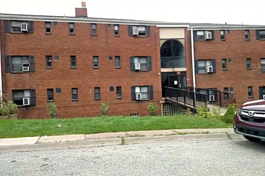 Bevan Apartments Photo 1
