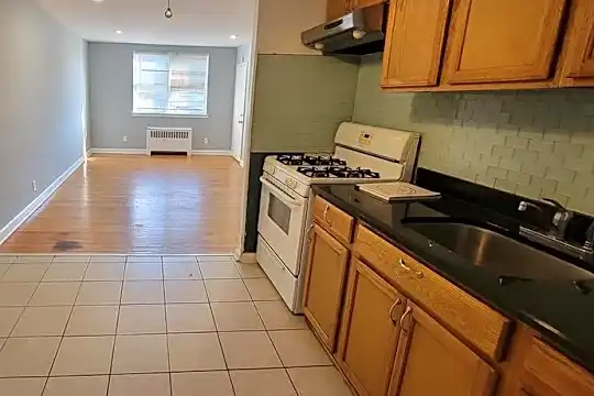 307 E Clarkson Ave #1ST Photo 1