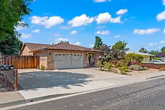 527 Shelley Street Photo 2