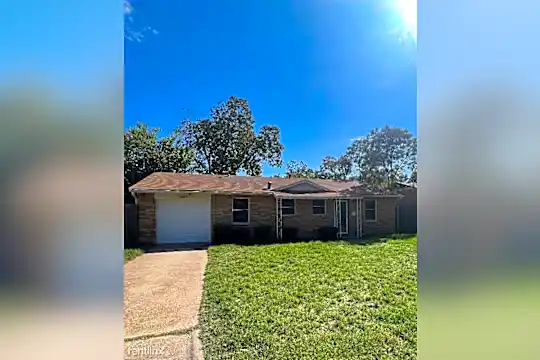 1443 Deville St Photo 1